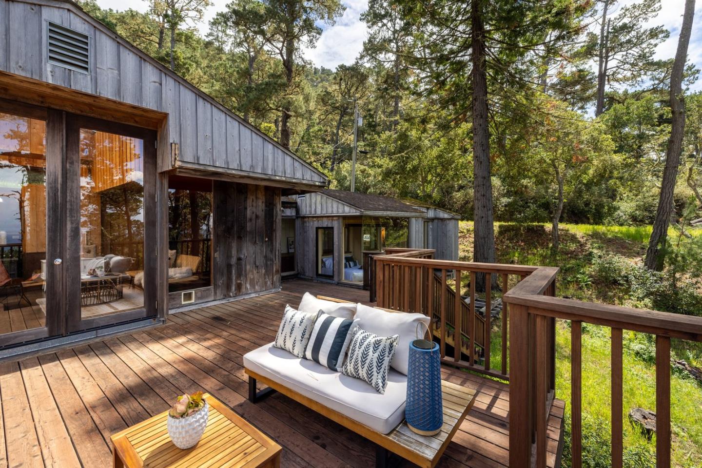 Detail Gallery Image 65 of 88 For 73 Mount Devon Rd, Carmel Highlands,  CA 93923 - 5 Beds | 3/1 Baths