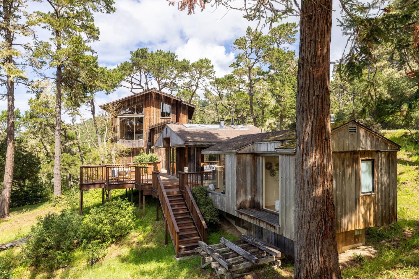 Detail Gallery Image 7 of 88 For 73 Mount Devon Rd, Carmel Highlands,  CA 93923 - 5 Beds | 3/1 Baths