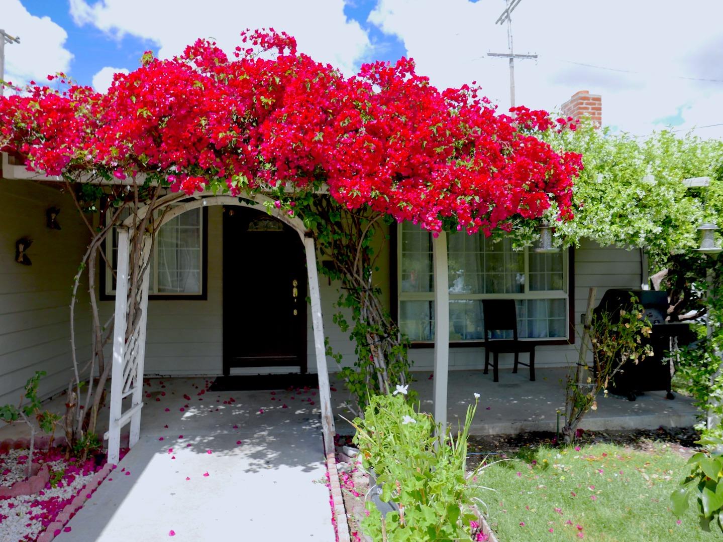 Detail Gallery Image 10 of 41 For 617 Savstrom Way, San Jose,  CA 95111 - 3 Beds | 2 Baths