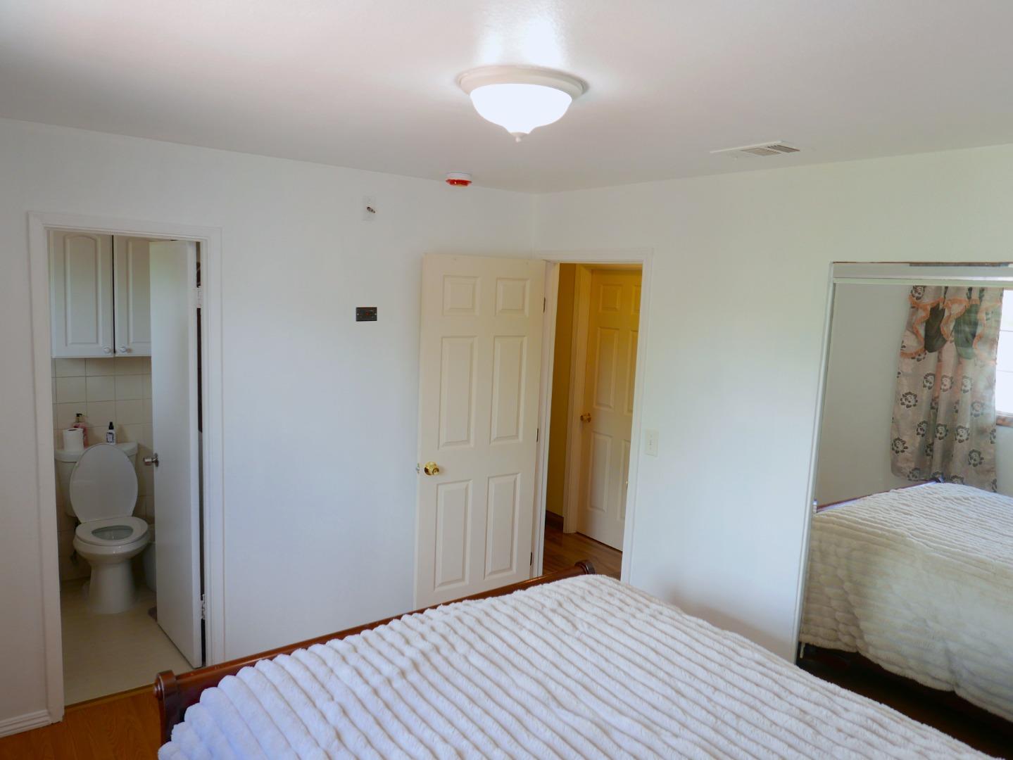 Detail Gallery Image 13 of 41 For 617 Savstrom Way, San Jose,  CA 95111 - 3 Beds | 2 Baths