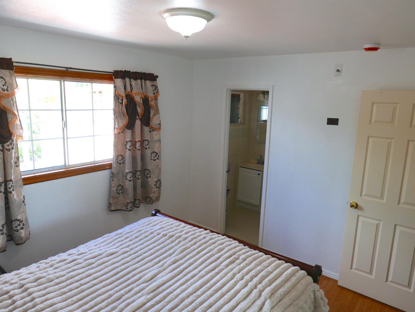 Detail Gallery Image 14 of 41 For 617 Savstrom Way, San Jose,  CA 95111 - 3 Beds | 2 Baths