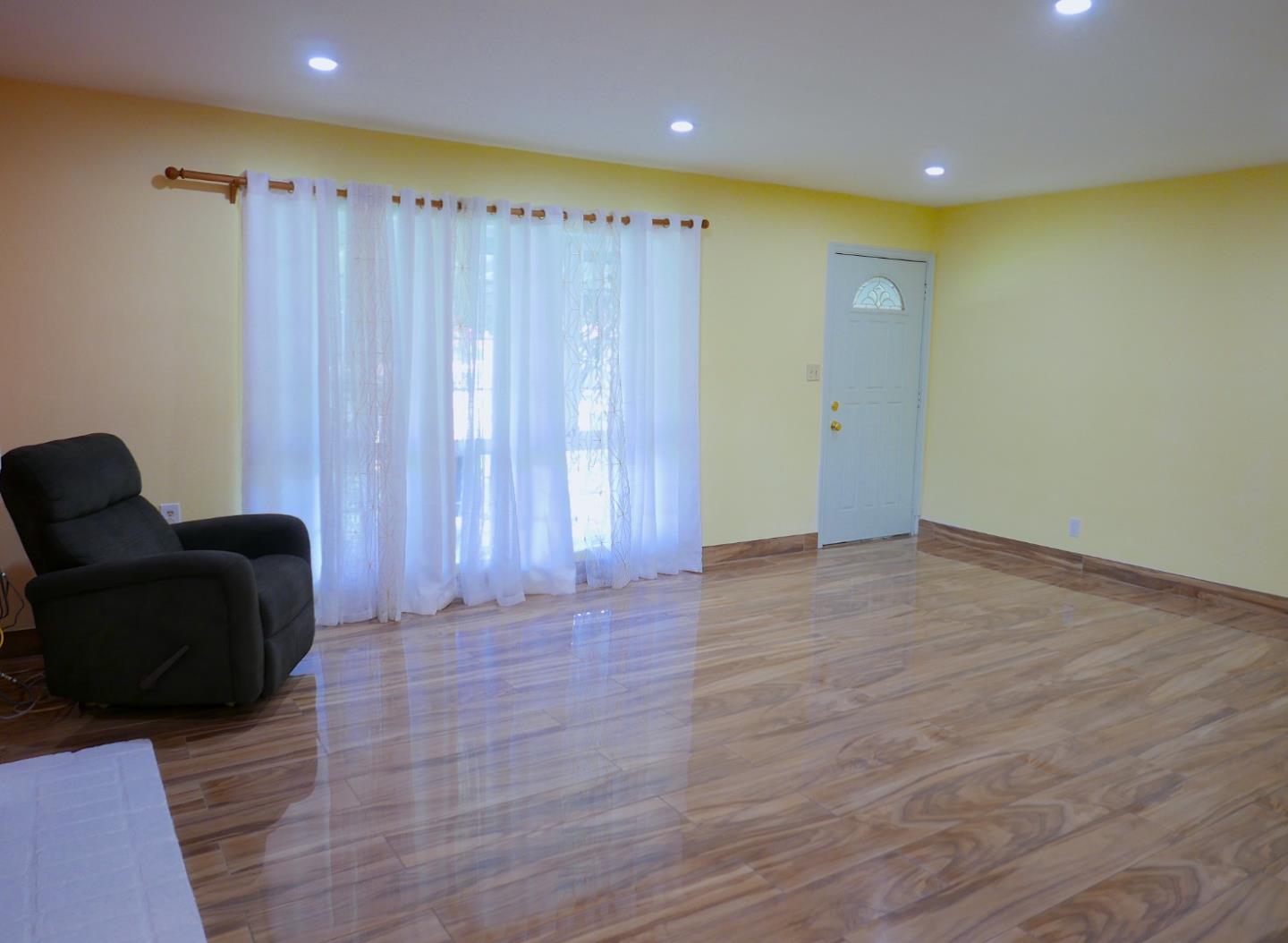 Detail Gallery Image 33 of 41 For 617 Savstrom Way, San Jose,  CA 95111 - 3 Beds | 2 Baths