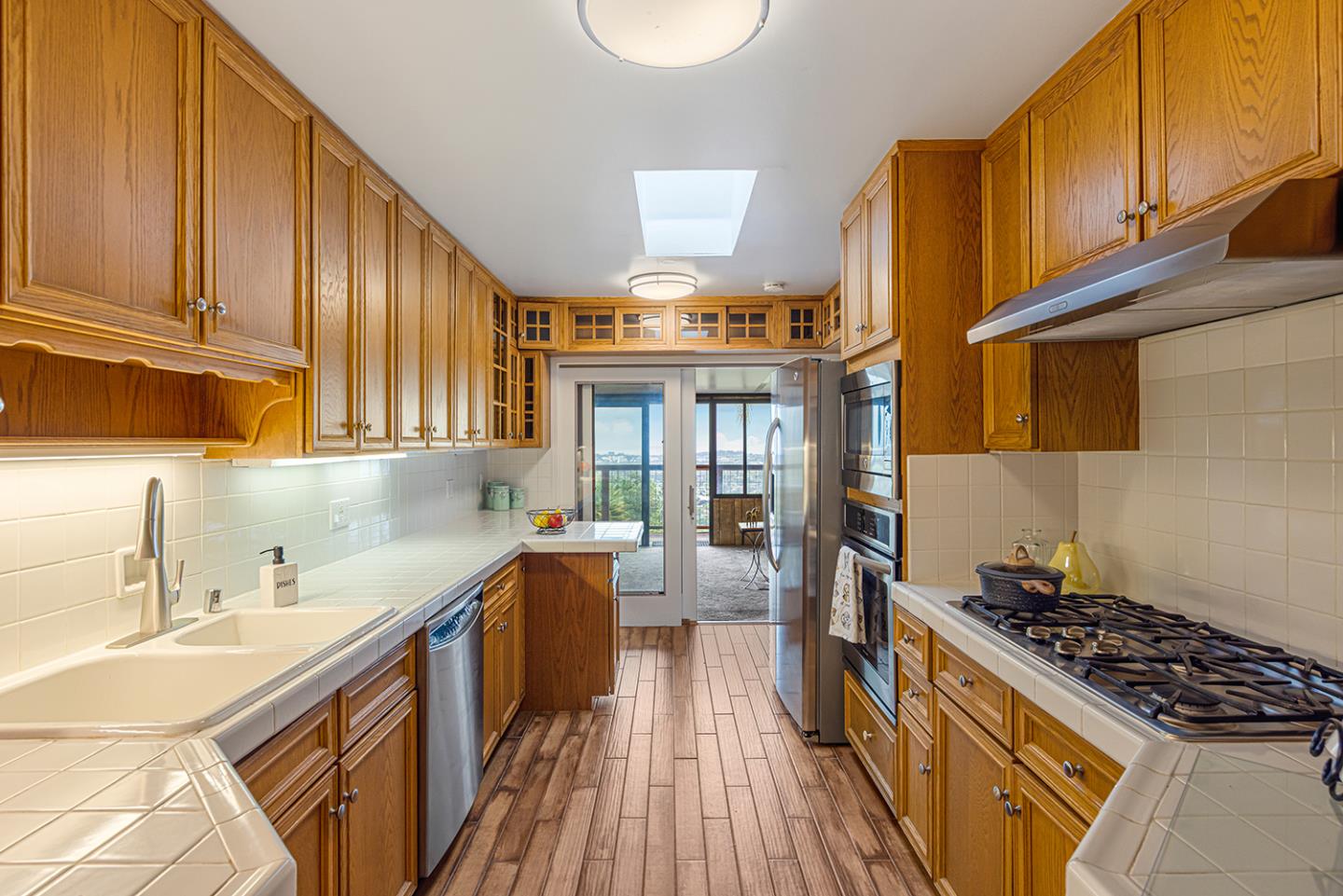 Detail Gallery Image 22 of 75 For 2714 All View Way, Belmont,  CA 94002 - 3 Beds | 3 Baths