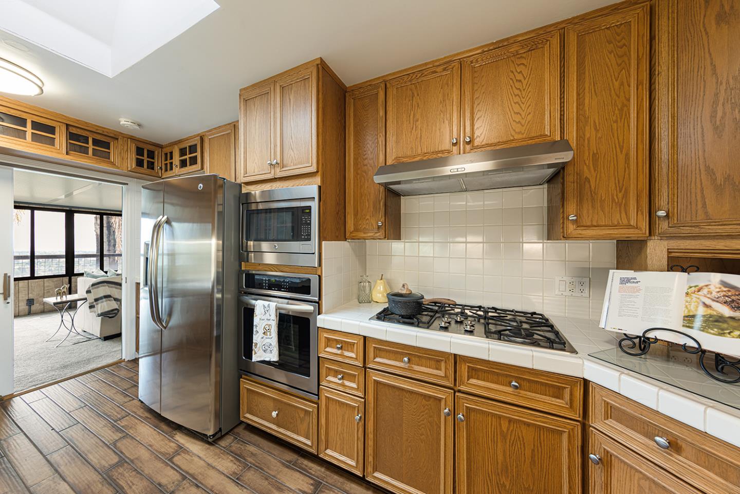 Detail Gallery Image 23 of 75 For 2714 All View Way, Belmont,  CA 94002 - 3 Beds | 3 Baths