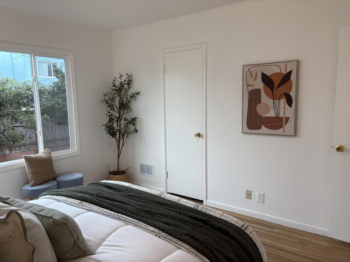 Detail Gallery Image 16 of 61 For 42 Lake Forest Dr, Daly City,  CA 94015 - 2 Beds | 1 Baths