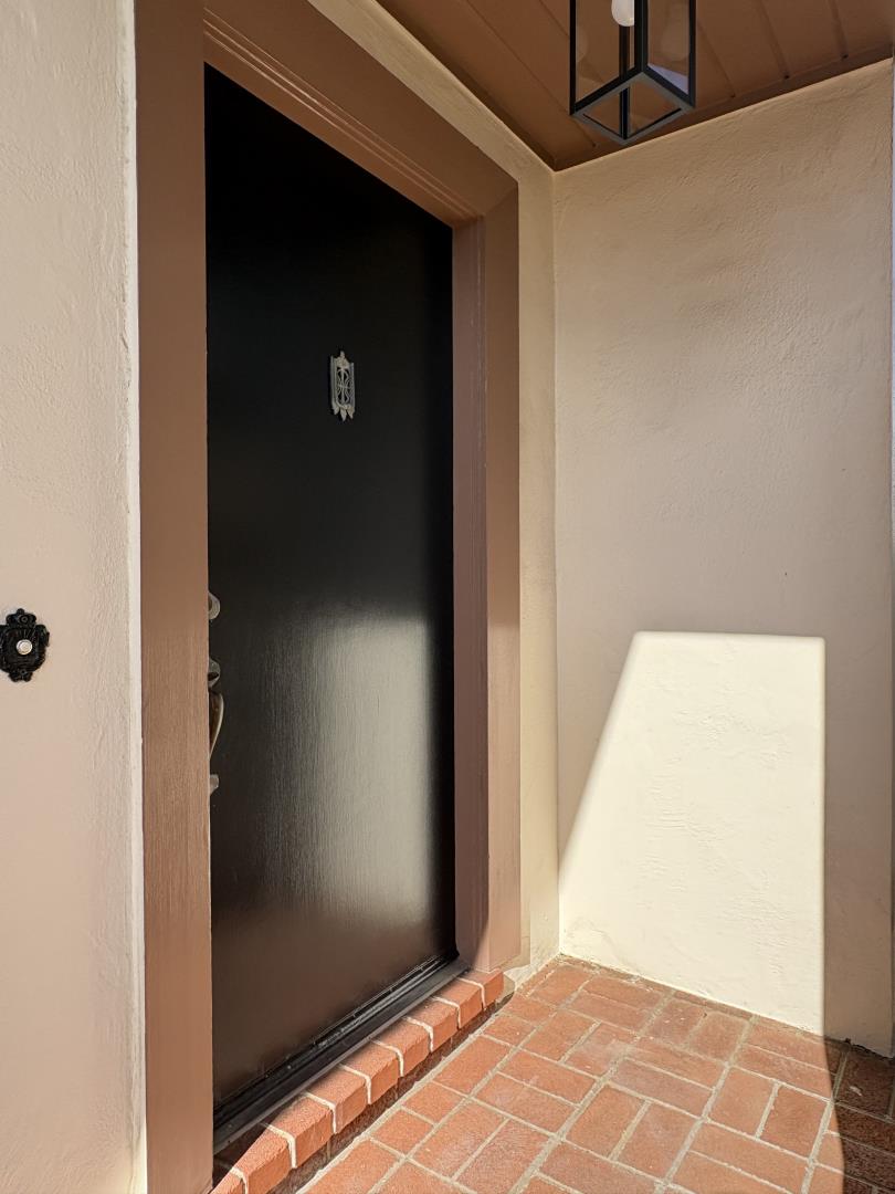 Detail Gallery Image 3 of 61 For 42 Lake Forest Dr, Daly City,  CA 94015 - 2 Beds | 1 Baths