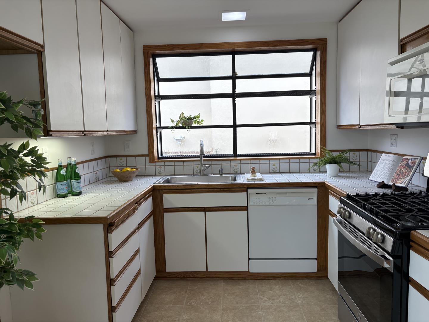 Detail Gallery Image 35 of 61 For 42 Lake Forest Dr, Daly City,  CA 94015 - 2 Beds | 1 Baths