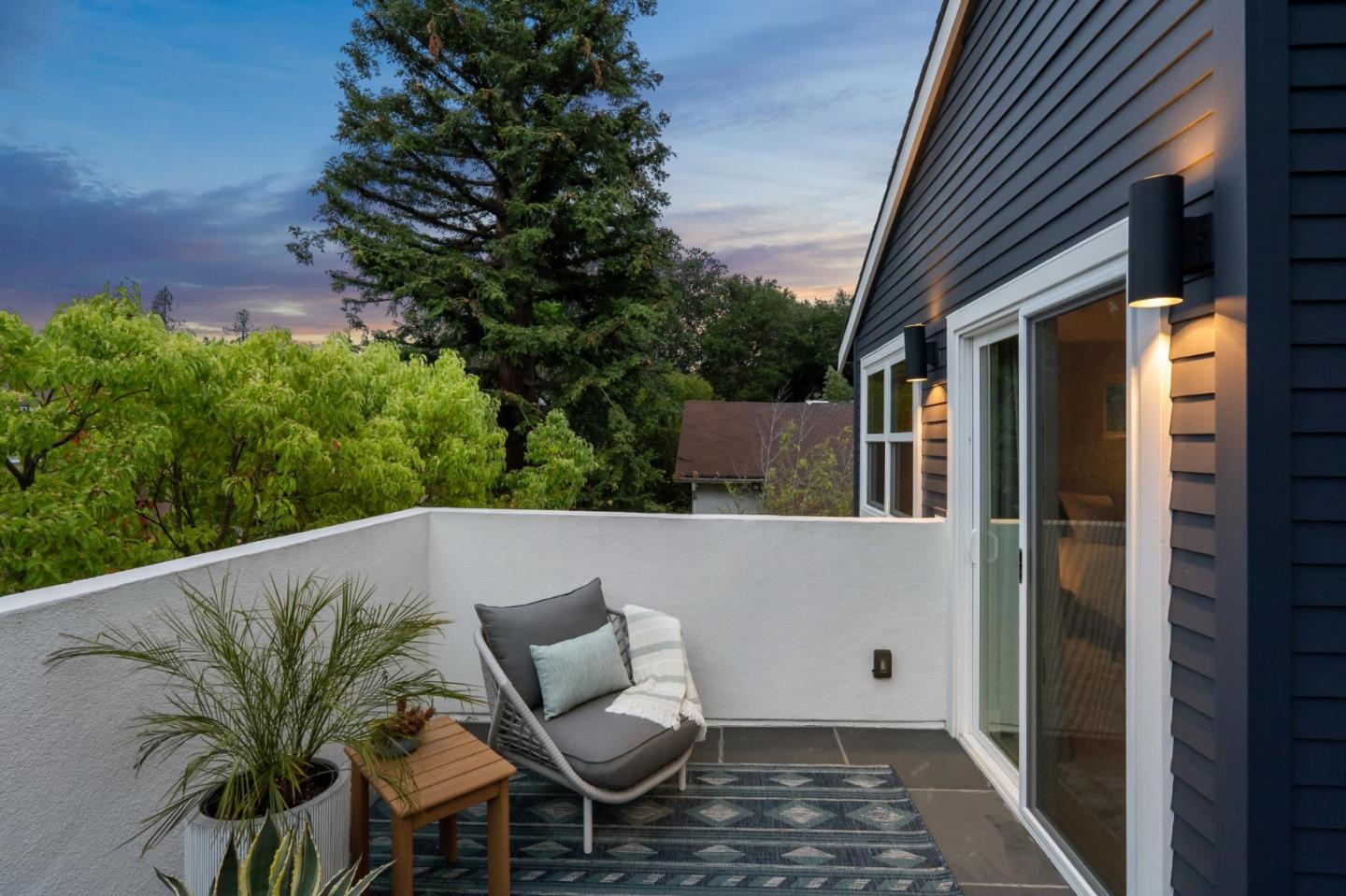 Detail Gallery Image 13 of 26 For 113 Seale Ave, Palo Alto,  CA 94301 - 4 Beds | 3 Baths