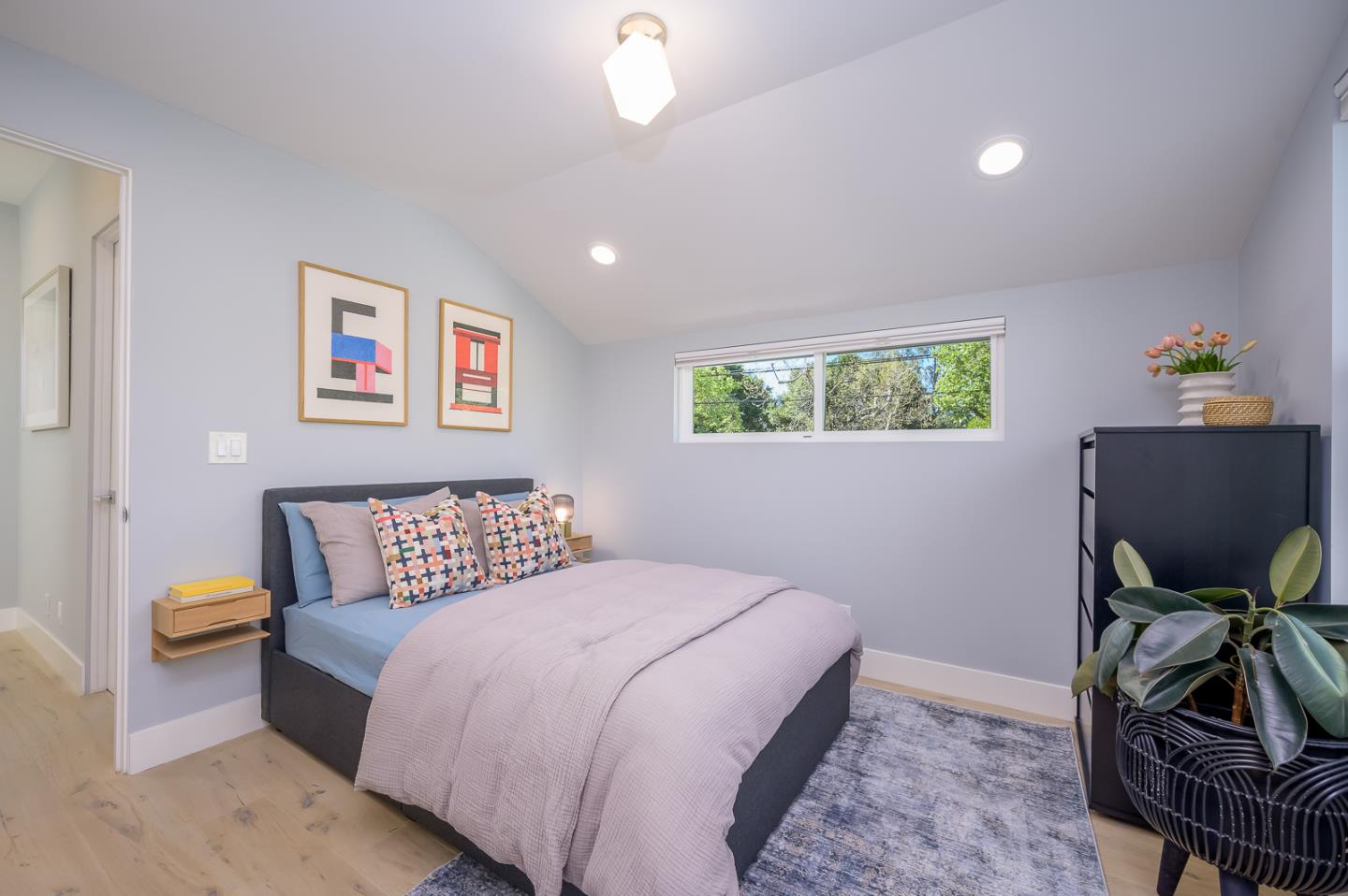 Detail Gallery Image 15 of 26 For 113 Seale Ave, Palo Alto,  CA 94301 - 4 Beds | 3 Baths