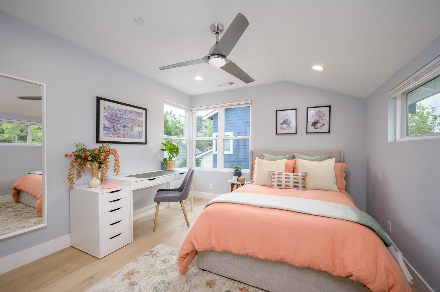 Detail Gallery Image 17 of 26 For 113 Seale Ave, Palo Alto,  CA 94301 - 4 Beds | 3 Baths