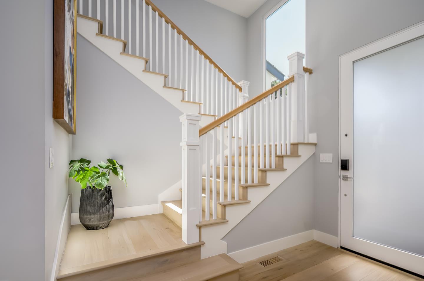 Detail Gallery Image 2 of 26 For 113 Seale Ave, Palo Alto,  CA 94301 - 4 Beds | 3 Baths