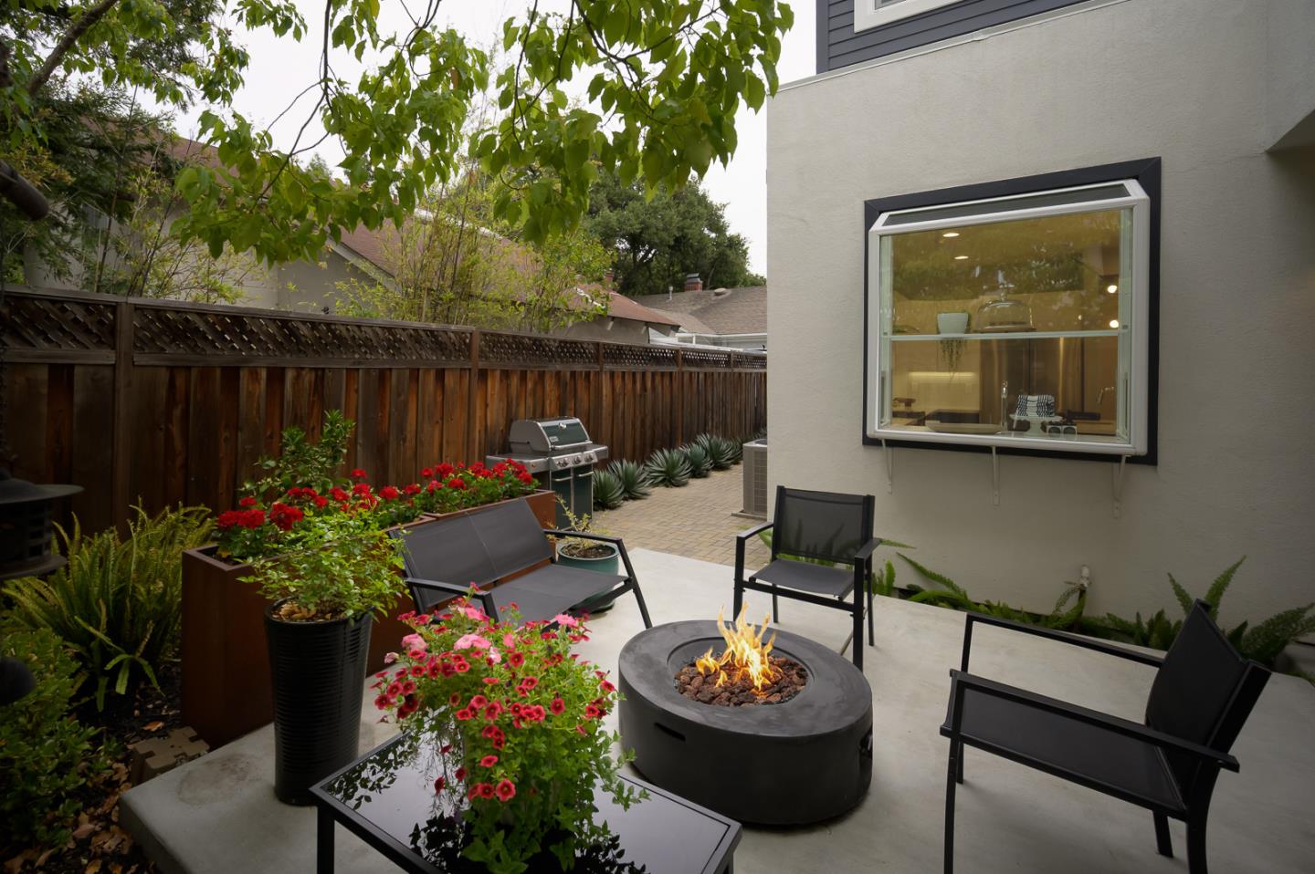 Detail Gallery Image 20 of 26 For 113 Seale Ave, Palo Alto,  CA 94301 - 4 Beds | 3 Baths