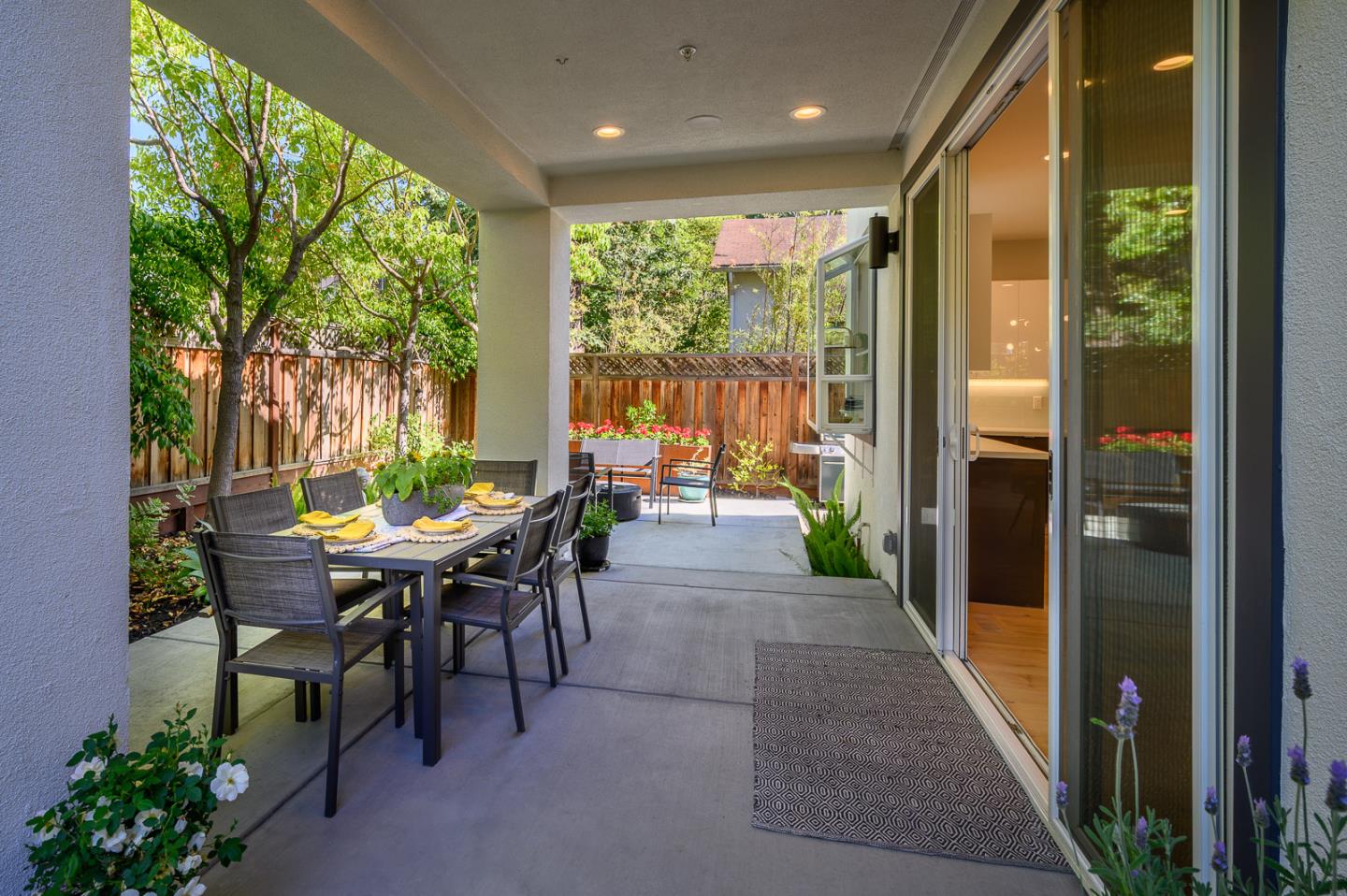 Detail Gallery Image 21 of 26 For 113 Seale Ave, Palo Alto,  CA 94301 - 4 Beds | 3 Baths