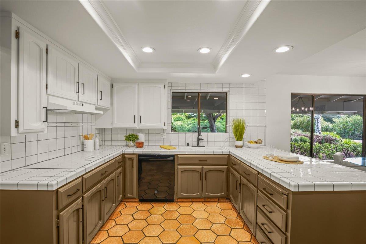 Detail Gallery Image 10 of 50 For Godfrey Ave, Gilroy,  CA 95020 - 4 Beds | 2/1 Baths