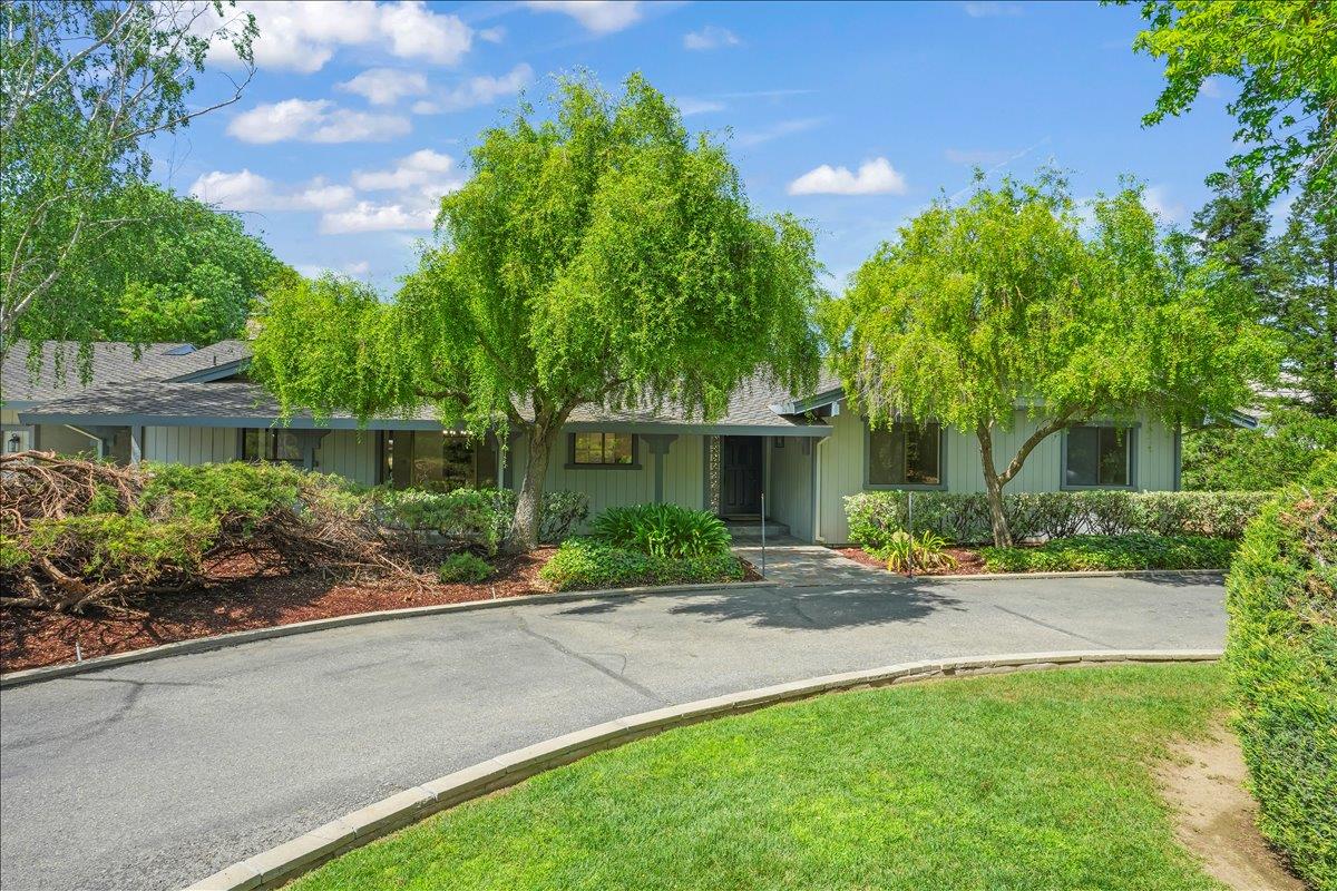 Detail Gallery Image 2 of 50 For Godfrey Ave, Gilroy,  CA 95020 - 4 Beds | 2/1 Baths