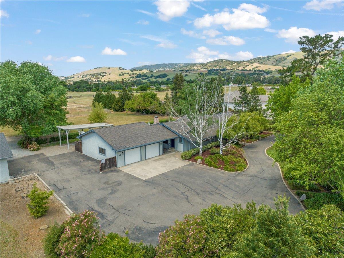 Detail Gallery Image 8 of 50 For Godfrey Ave, Gilroy,  CA 95020 - 4 Beds | 2/1 Baths