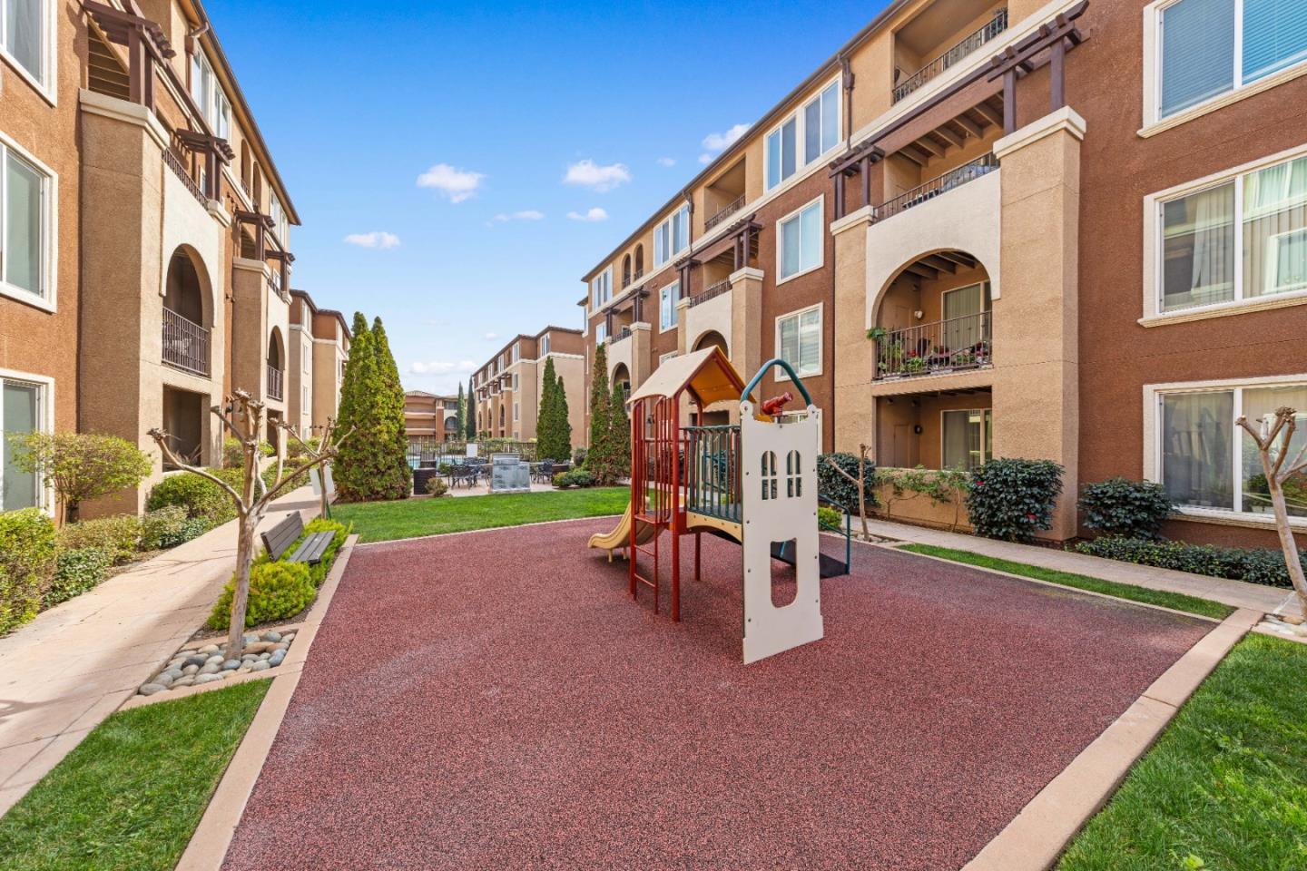 Detail Gallery Image 22 of 24 For 801 Winchester #4100,  San Jose,  CA 95128 - 1 Beds | 1 Baths