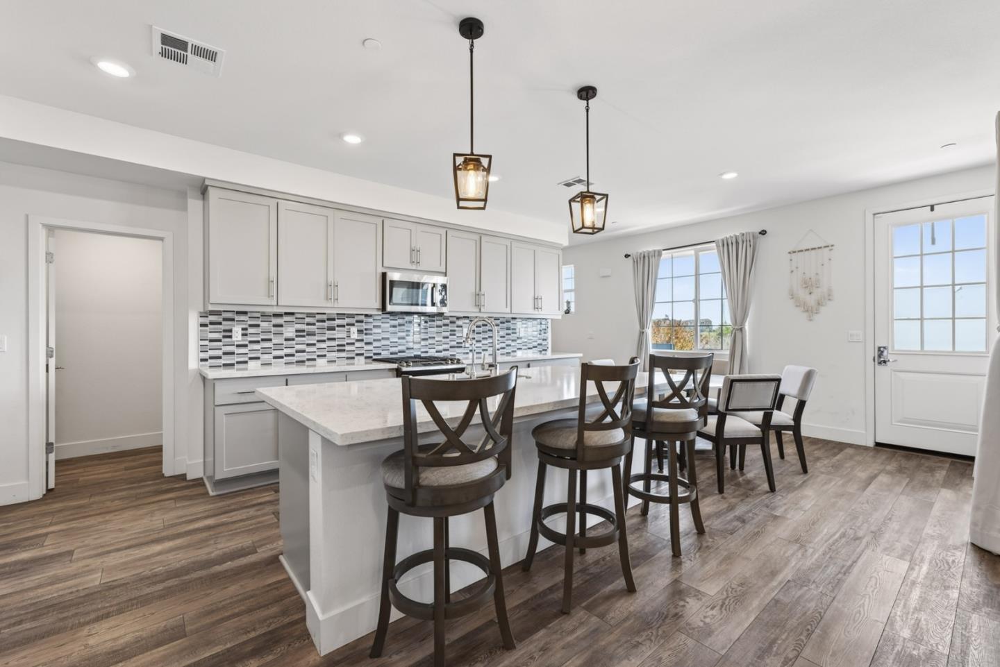 Detail Gallery Image 11 of 44 For 9532 Seawind Way, Newark,  CA 94560 - 3 Beds | 2/1 Baths