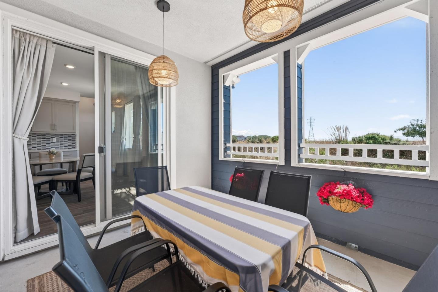 Detail Gallery Image 16 of 44 For 9532 Seawind Way, Newark,  CA 94560 - 3 Beds | 2/1 Baths