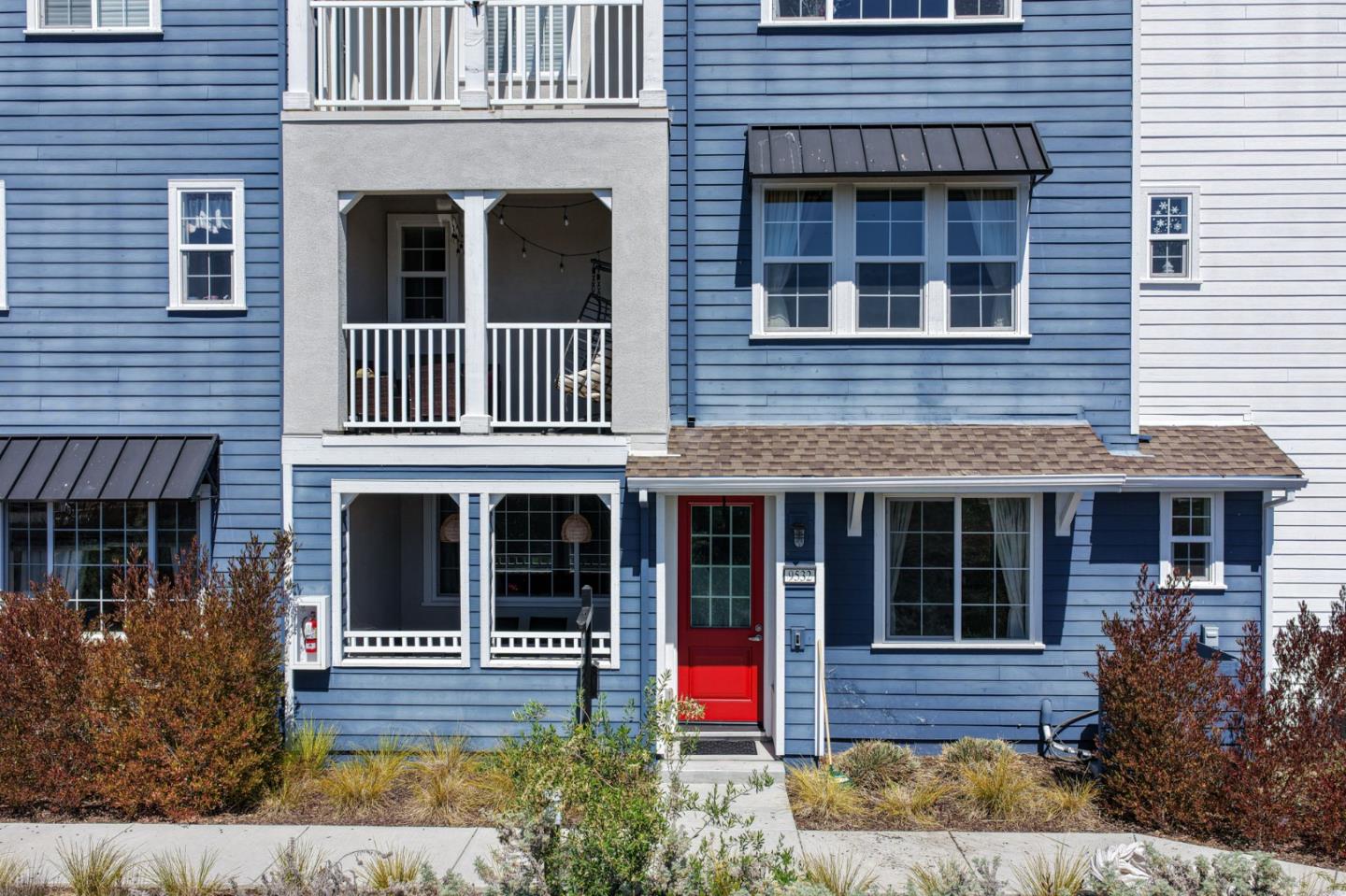 Detail Gallery Image 2 of 44 For 9532 Seawind Way, Newark,  CA 94560 - 3 Beds | 2/1 Baths