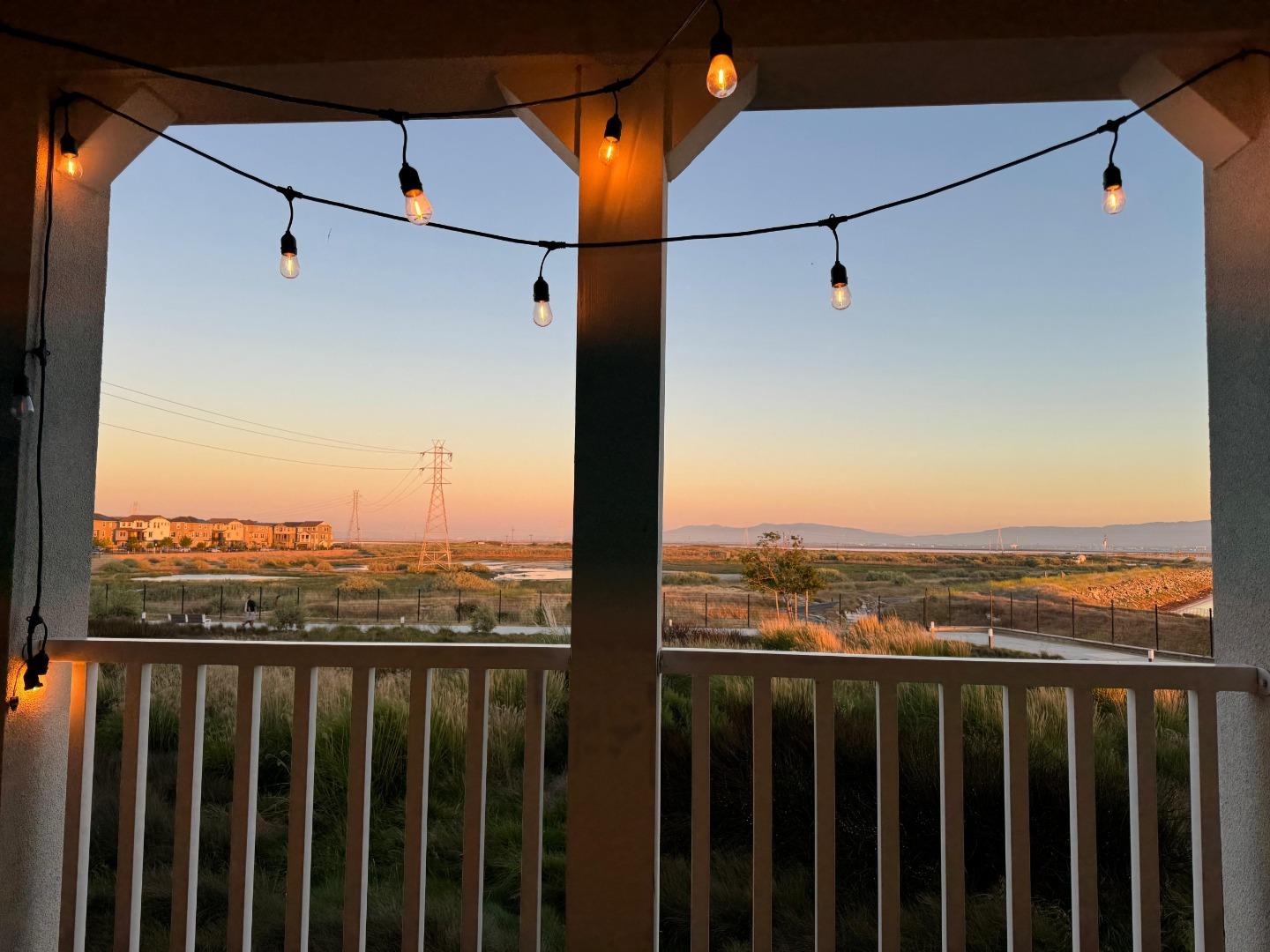 Detail Gallery Image 25 of 44 For 9532 Seawind Way, Newark,  CA 94560 - 3 Beds | 2/1 Baths