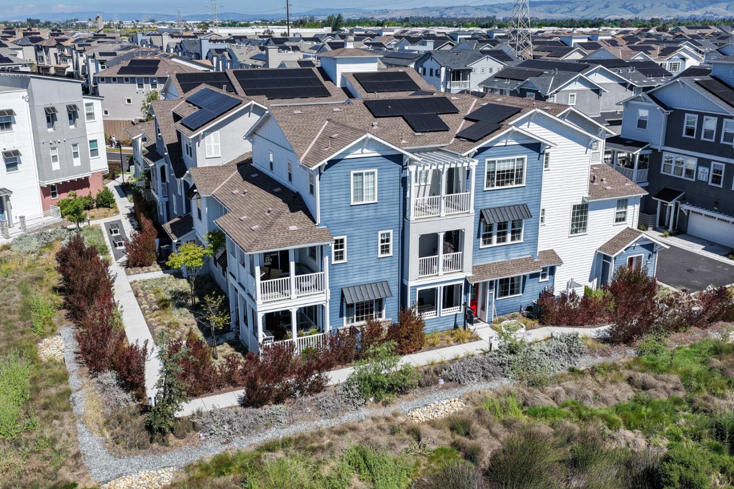 Detail Gallery Image 5 of 44 For 9532 Seawind Way, Newark,  CA 94560 - 3 Beds | 2/1 Baths