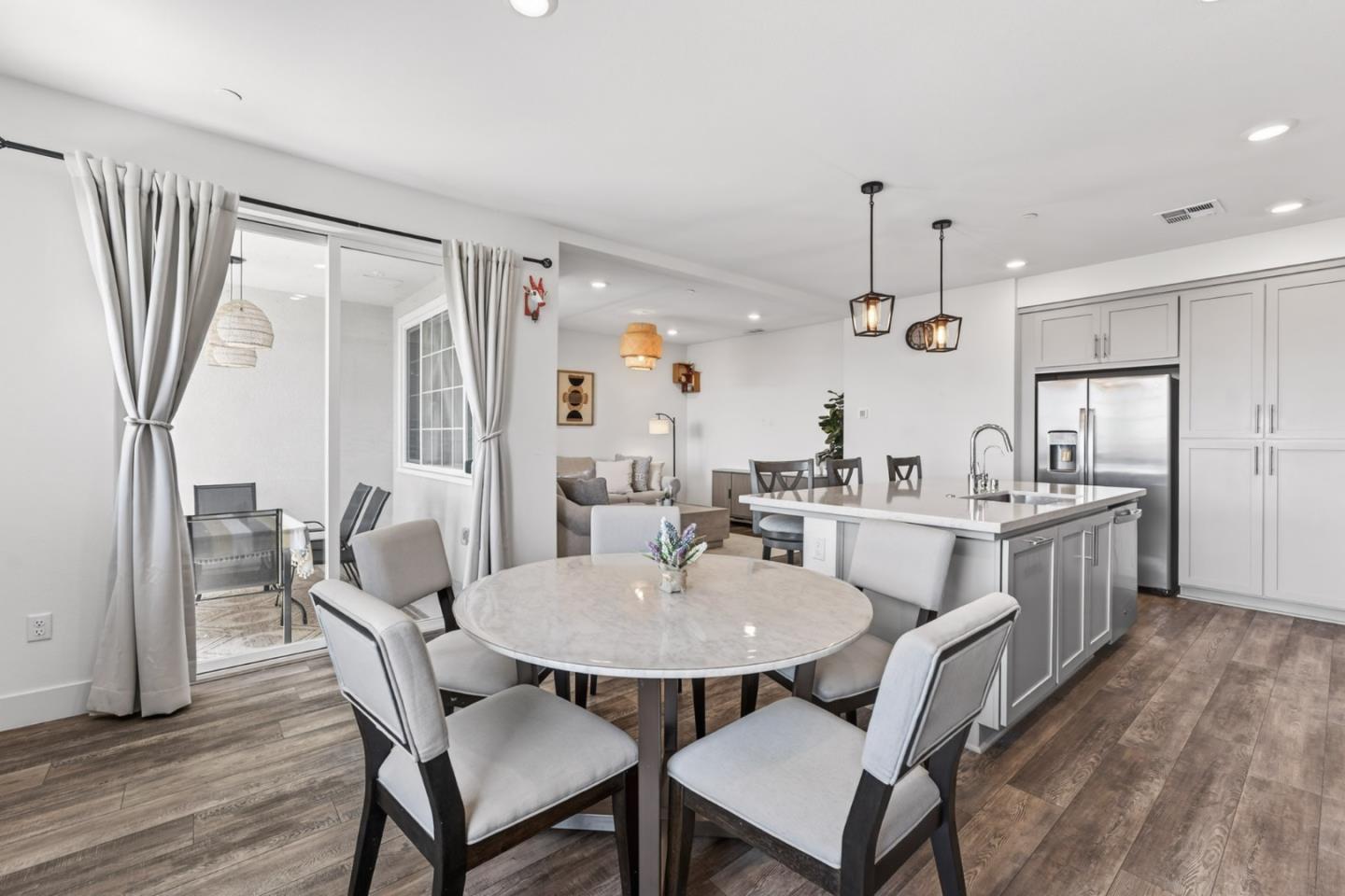 Detail Gallery Image 8 of 44 For 9532 Seawind Way, Newark,  CA 94560 - 3 Beds | 2/1 Baths