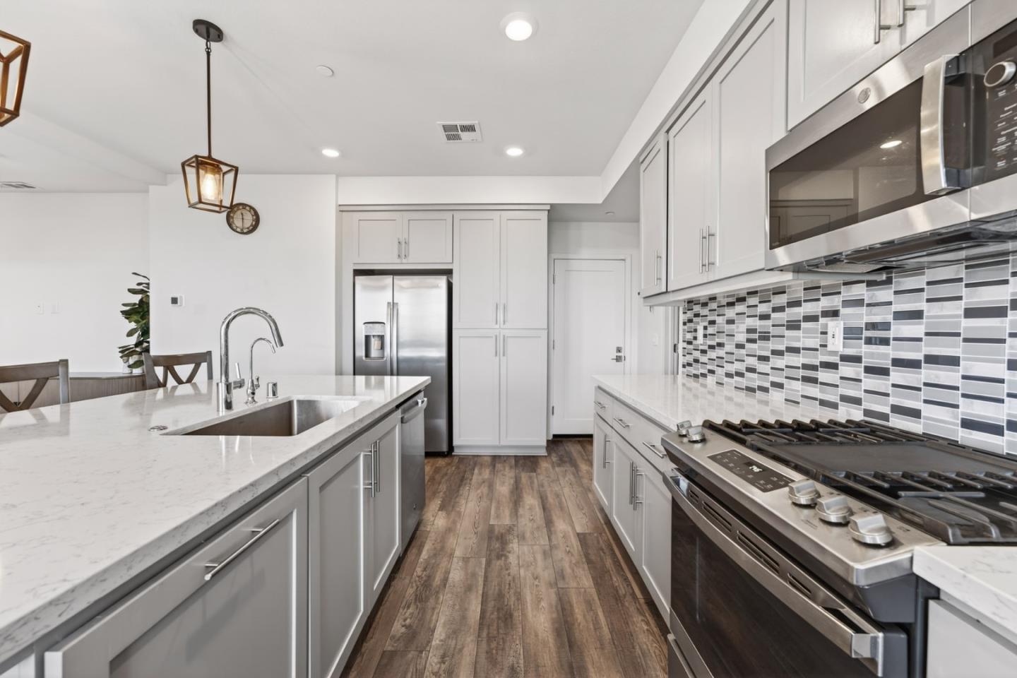 Detail Gallery Image 9 of 44 For 9532 Seawind Way, Newark,  CA 94560 - 3 Beds | 2/1 Baths