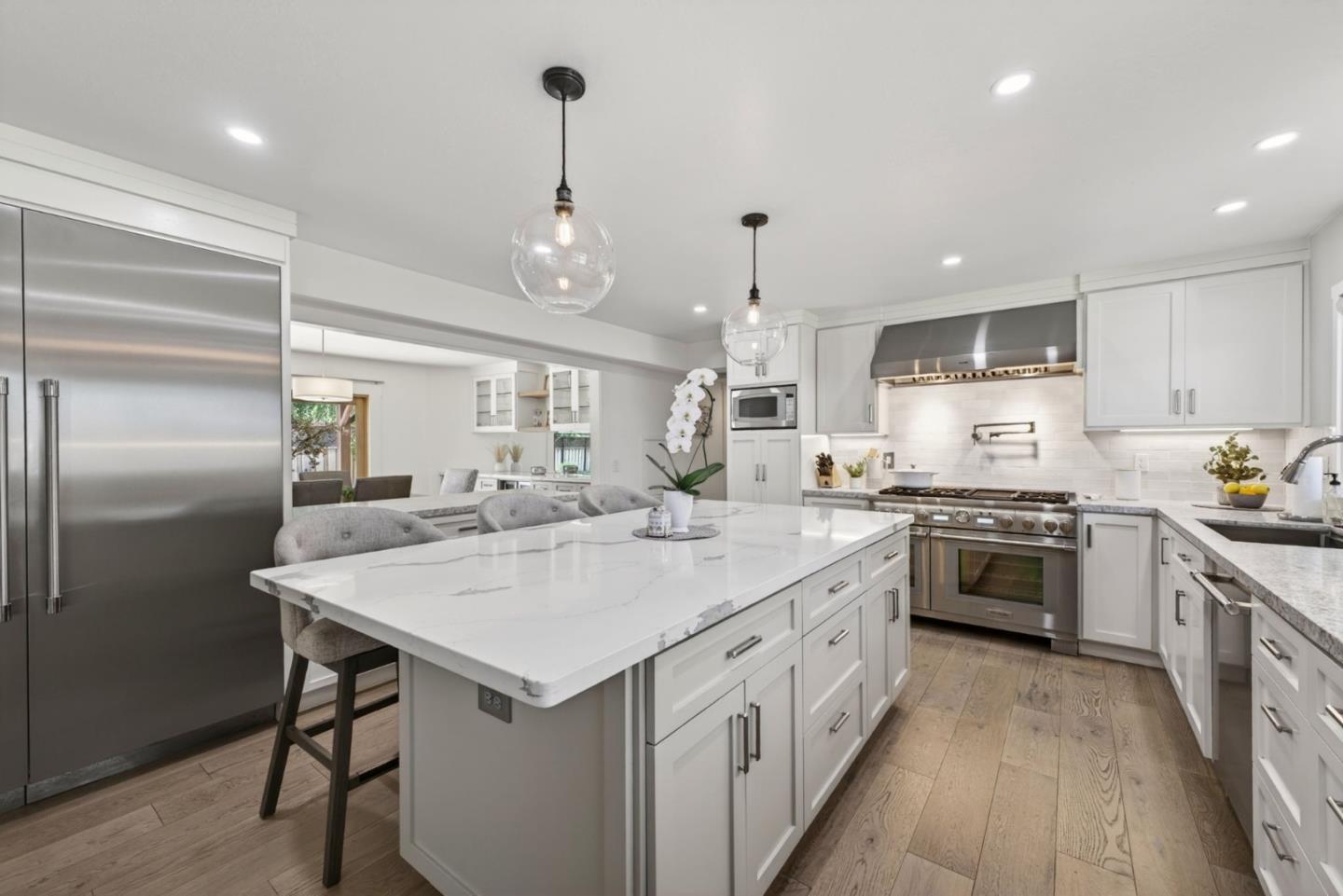 Detail Gallery Image 10 of 84 For 2256 Glenkirk Ct, San Jose,  CA 95124 - 5 Beds | 3 Baths