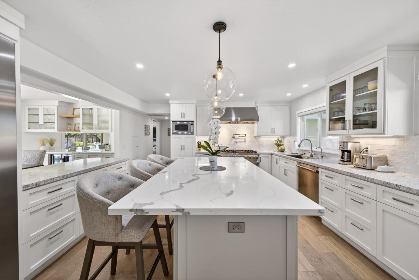 Detail Gallery Image 11 of 84 For 2256 Glenkirk Ct, San Jose,  CA 95124 - 5 Beds | 3 Baths