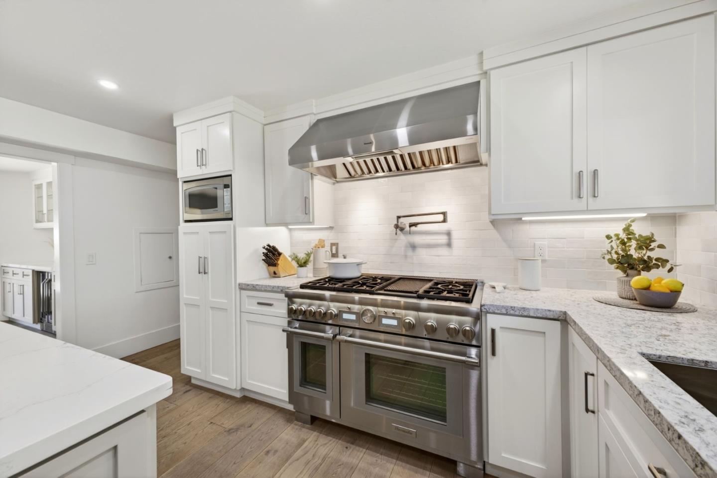 Detail Gallery Image 13 of 84 For 2256 Glenkirk Ct, San Jose,  CA 95124 - 5 Beds | 3 Baths