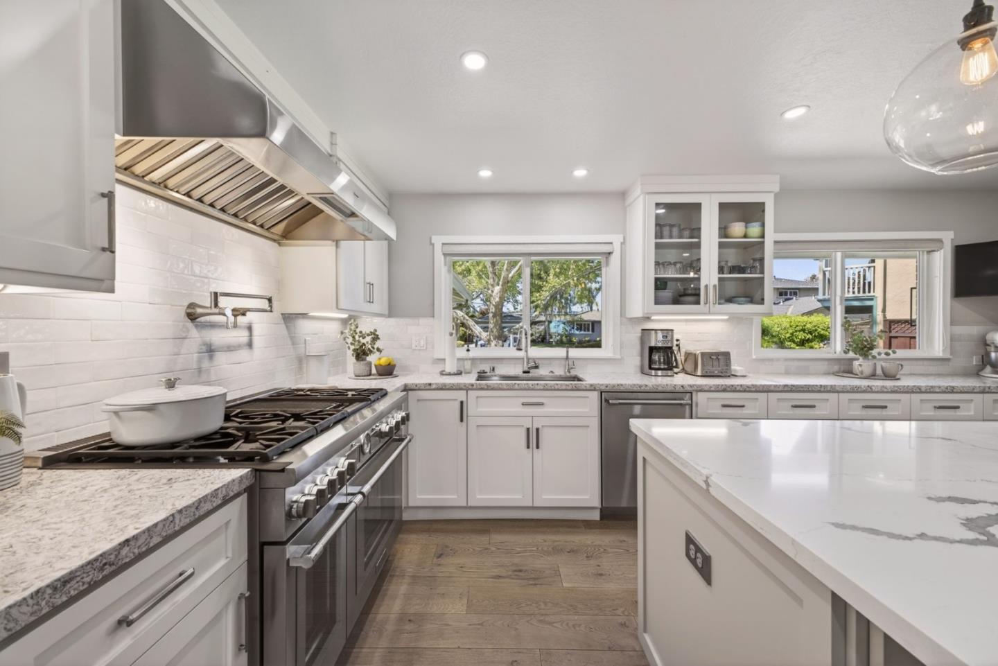 Detail Gallery Image 14 of 84 For 2256 Glenkirk Ct, San Jose,  CA 95124 - 5 Beds | 3 Baths