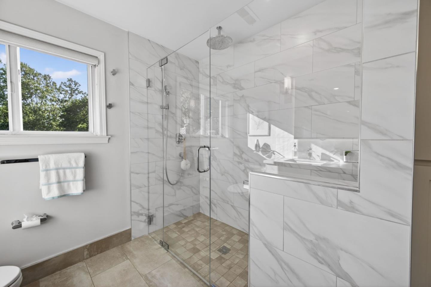 Detail Gallery Image 34 of 84 For 2256 Glenkirk Ct, San Jose,  CA 95124 - 5 Beds | 3 Baths