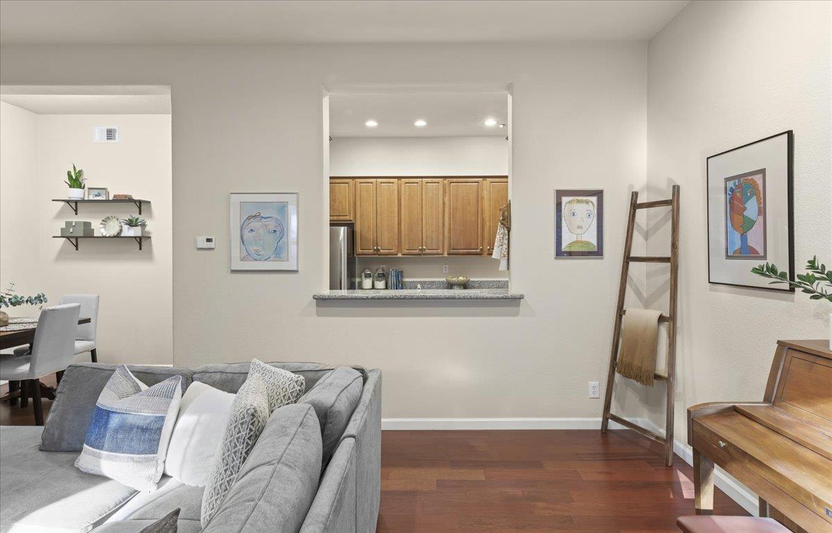 Detail Gallery Image 12 of 45 For 6 Flora Ln, Scotts Valley,  CA 95066 - 3 Beds | 2/1 Baths