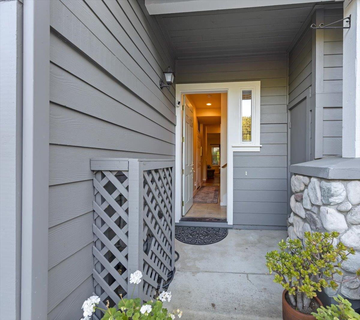 Detail Gallery Image 2 of 45 For 6 Flora Ln, Scotts Valley,  CA 95066 - 3 Beds | 2/1 Baths