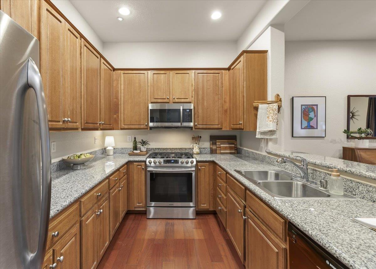 Detail Gallery Image 4 of 45 For 6 Flora Ln, Scotts Valley,  CA 95066 - 3 Beds | 2/1 Baths