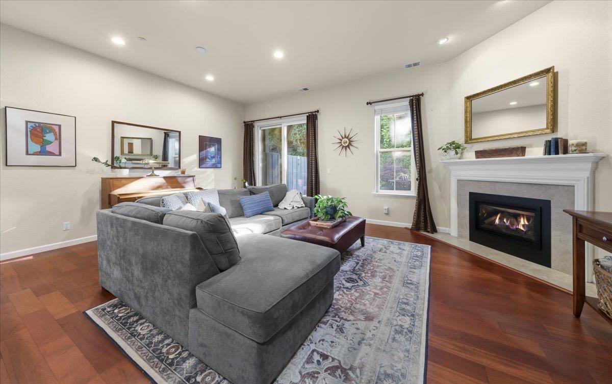 Detail Gallery Image 7 of 45 For 6 Flora Ln, Scotts Valley,  CA 95066 - 3 Beds | 2/1 Baths