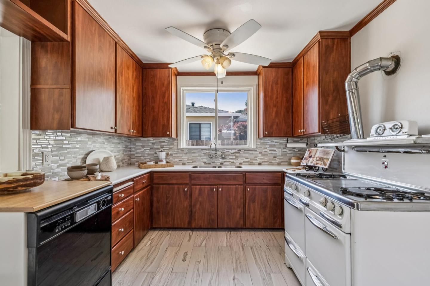 Detail Gallery Image 23 of 67 For 648 Guadalupe Ave, Millbrae,  CA 94030 - 3 Beds | 1 Baths