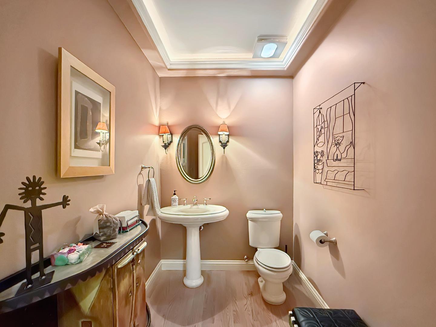 Detail Gallery Image 10 of 52 For 1526 Hillview Dr, Los Altos,  CA 94024 - 5 Beds | 5/1 Baths