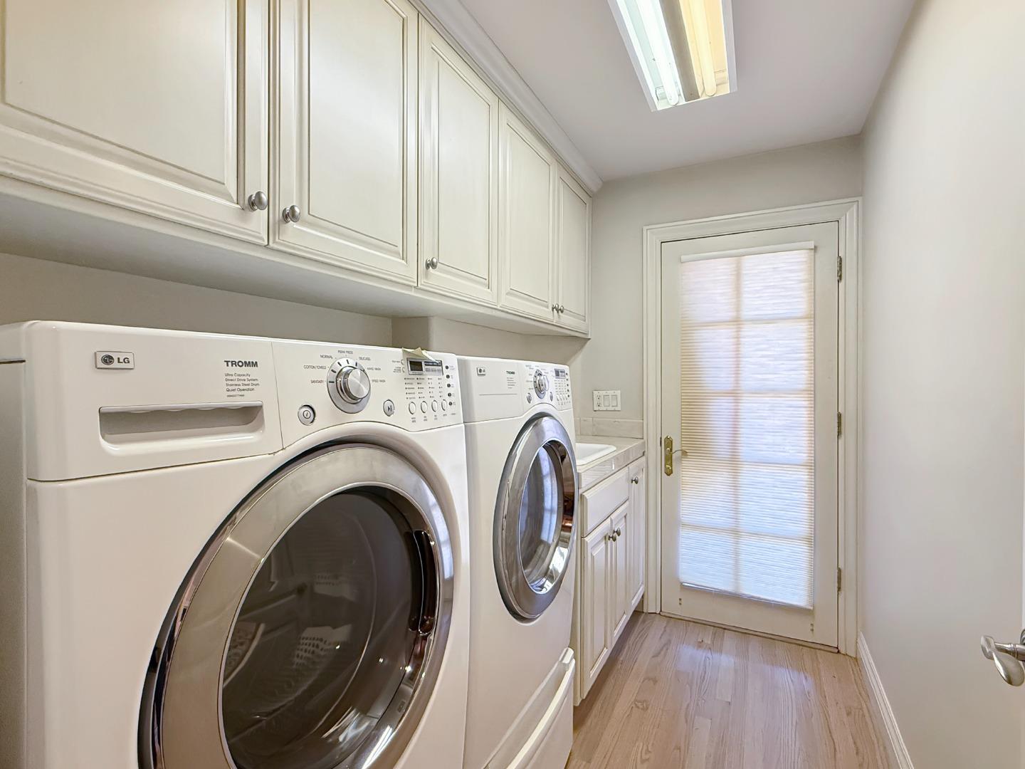 Detail Gallery Image 33 of 52 For 1526 Hillview Dr, Los Altos,  CA 94024 - 5 Beds | 5/1 Baths