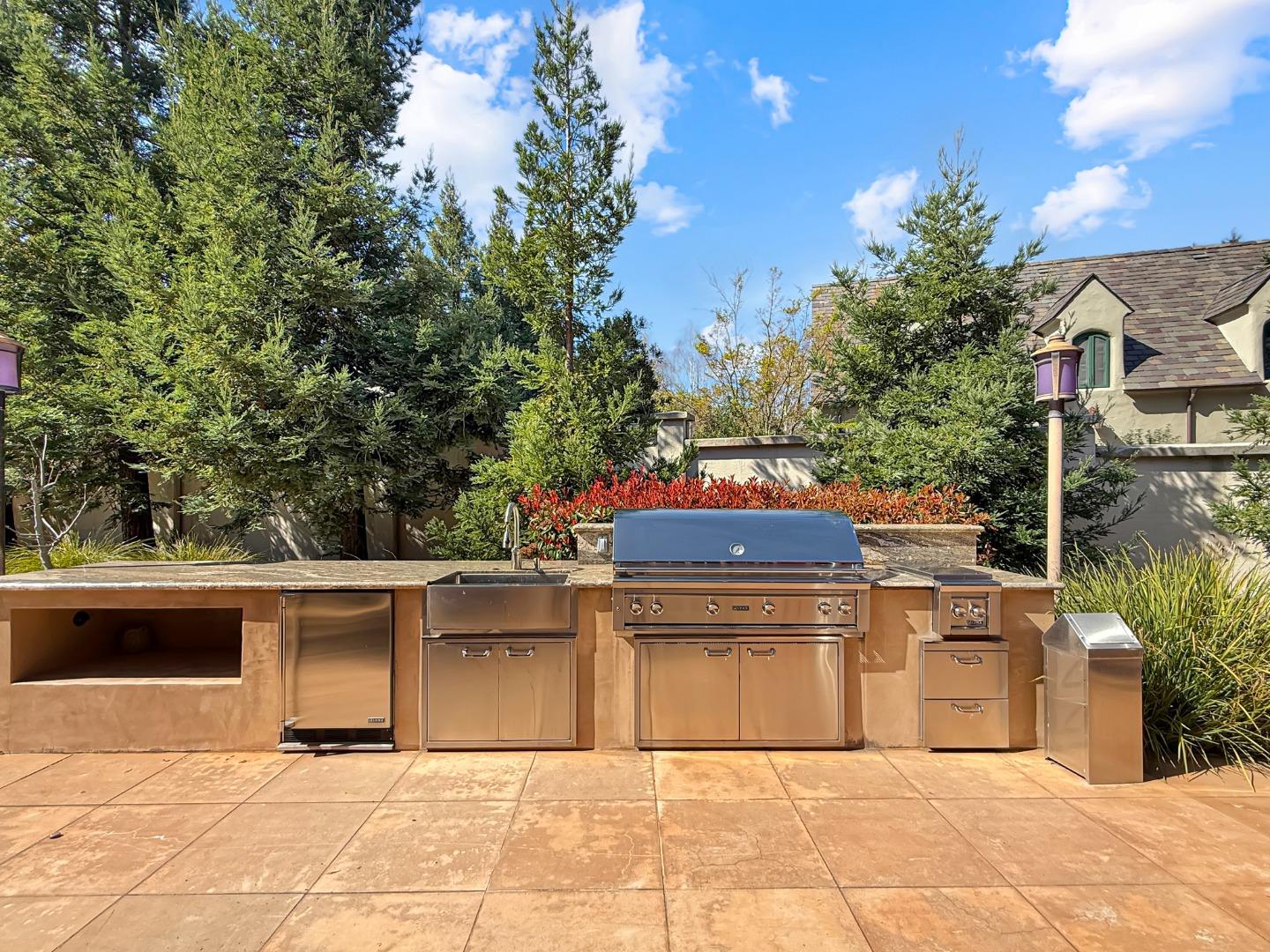 Detail Gallery Image 37 of 52 For 1526 Hillview Dr, Los Altos,  CA 94024 - 5 Beds | 5/1 Baths