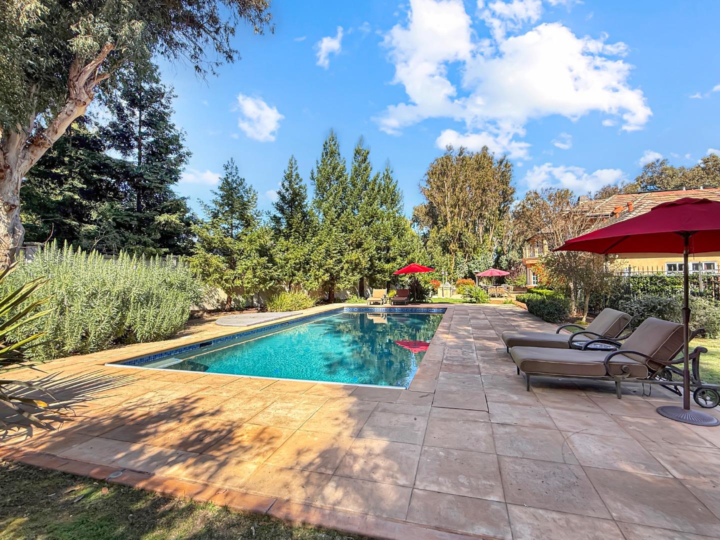 Detail Gallery Image 39 of 52 For 1526 Hillview Dr, Los Altos,  CA 94024 - 5 Beds | 5/1 Baths