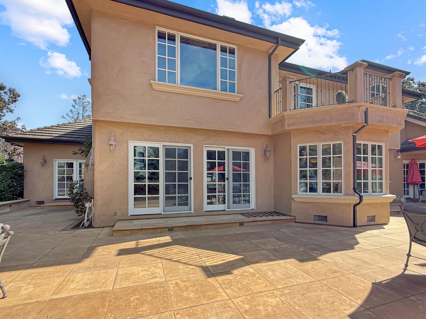 Detail Gallery Image 45 of 52 For 1526 Hillview Dr, Los Altos,  CA 94024 - 5 Beds | 5/1 Baths