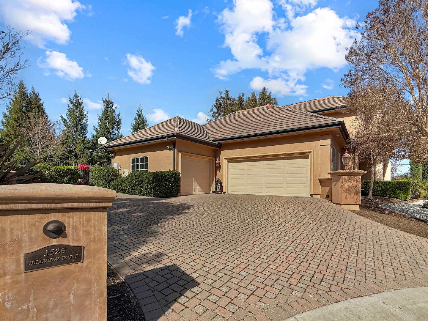 1526 Hillview Drive, Los Altos, CA, 94024