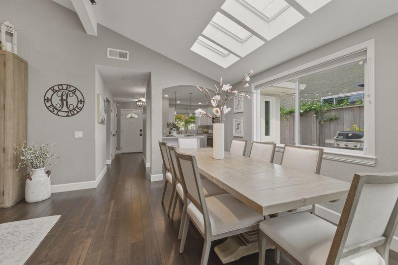 Detail Gallery Image 10 of 70 For 1142 Virginia Ave, Redwood City,  CA 94061 - 3 Beds | 3 Baths