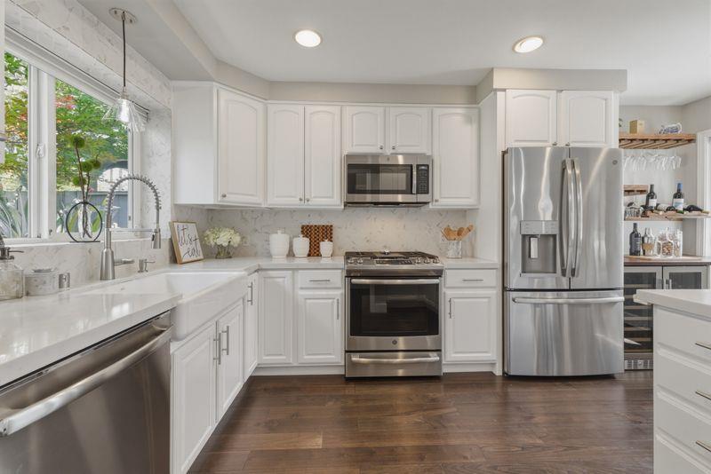 Detail Gallery Image 15 of 70 For 1142 Virginia Ave, Redwood City,  CA 94061 - 3 Beds | 3 Baths