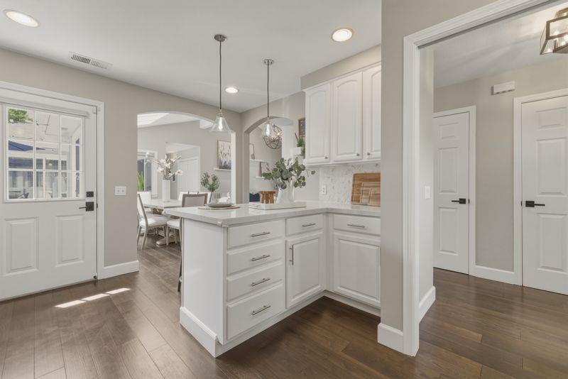 Detail Gallery Image 16 of 70 For 1142 Virginia Ave, Redwood City,  CA 94061 - 3 Beds | 3 Baths