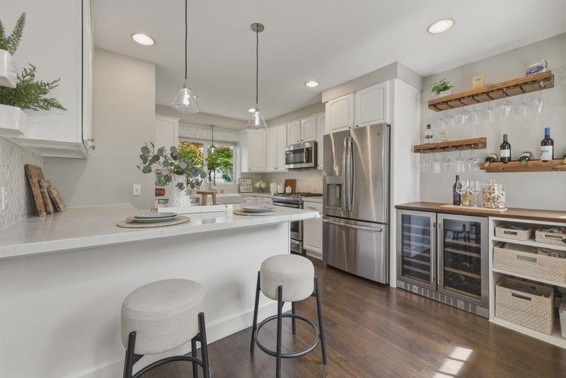 Detail Gallery Image 18 of 70 For 1142 Virginia Ave, Redwood City,  CA 94061 - 3 Beds | 3 Baths