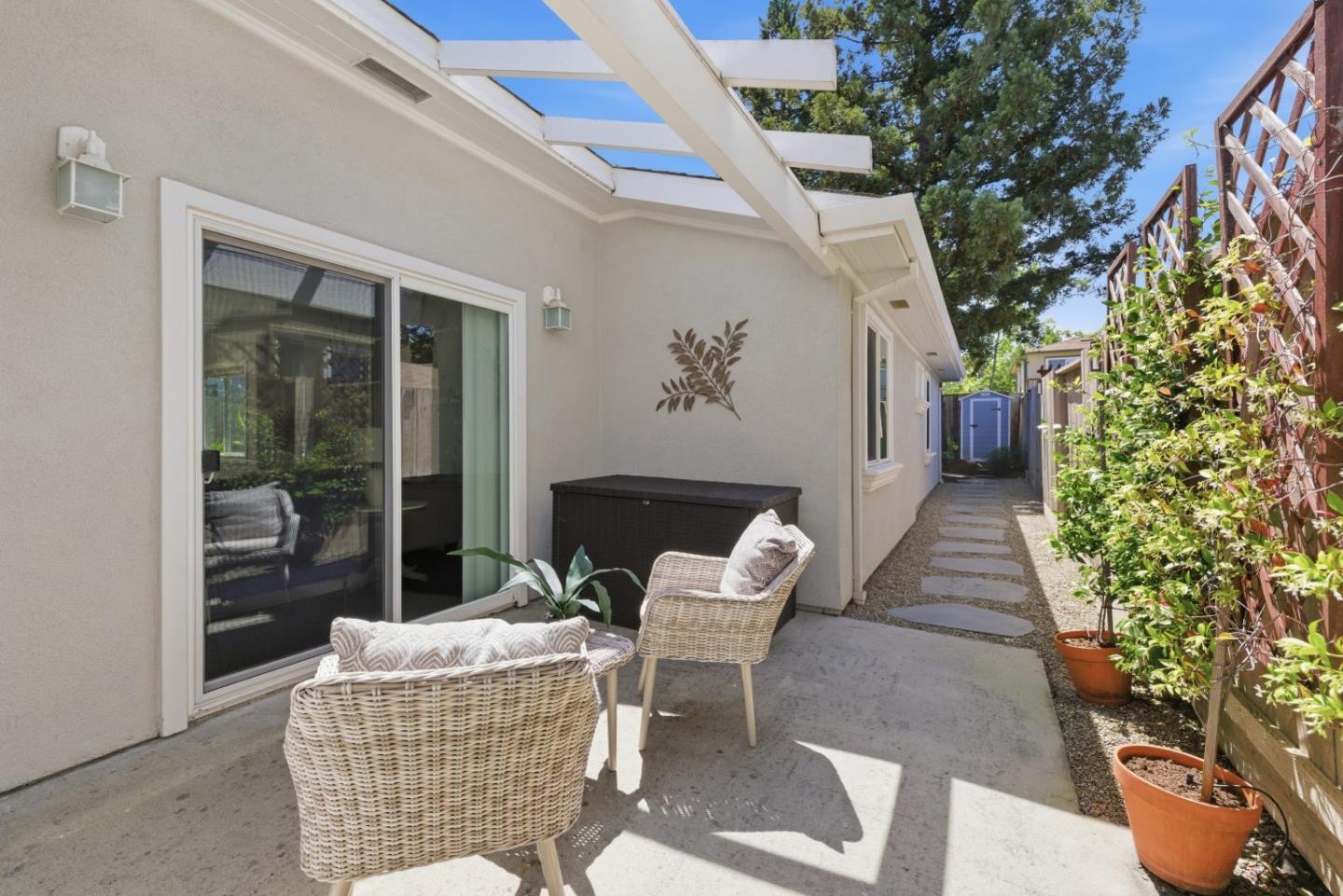 Detail Gallery Image 7 of 70 For 1142 Virginia Ave, Redwood City,  CA 94061 - 3 Beds | 3 Baths