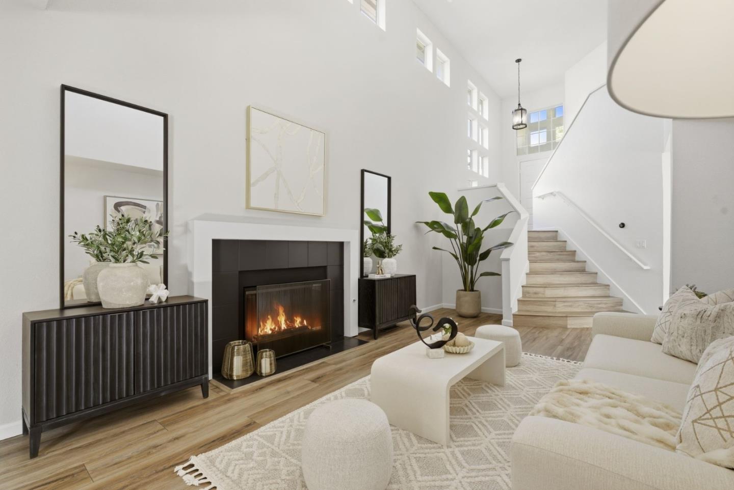 Front Image Thumbnail for ML82042817